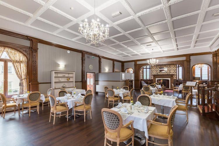Bushey House Beaumont Care Home