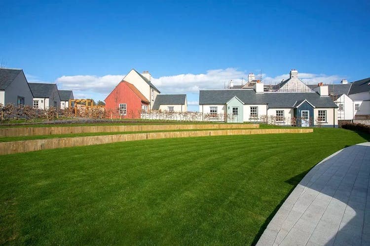 Landale Court