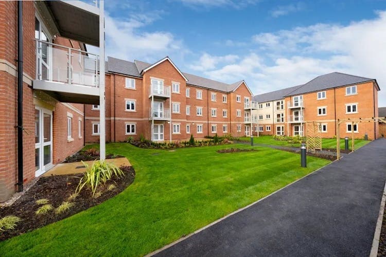 Mill Gardens and Farnham House