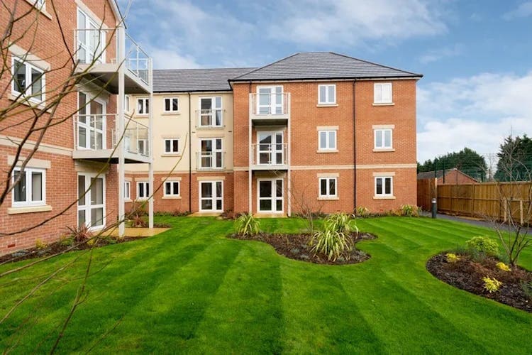 Mill Gardens and Farnham House
