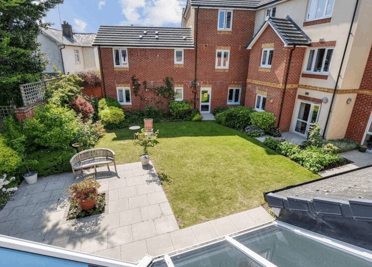 Clover Leaf Court - Resale
